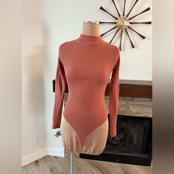 Turtleneck Backless Sweater Bodysuit - Picture 3 of 10